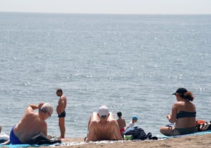 Braon mrlja u moru zabrinula turiste