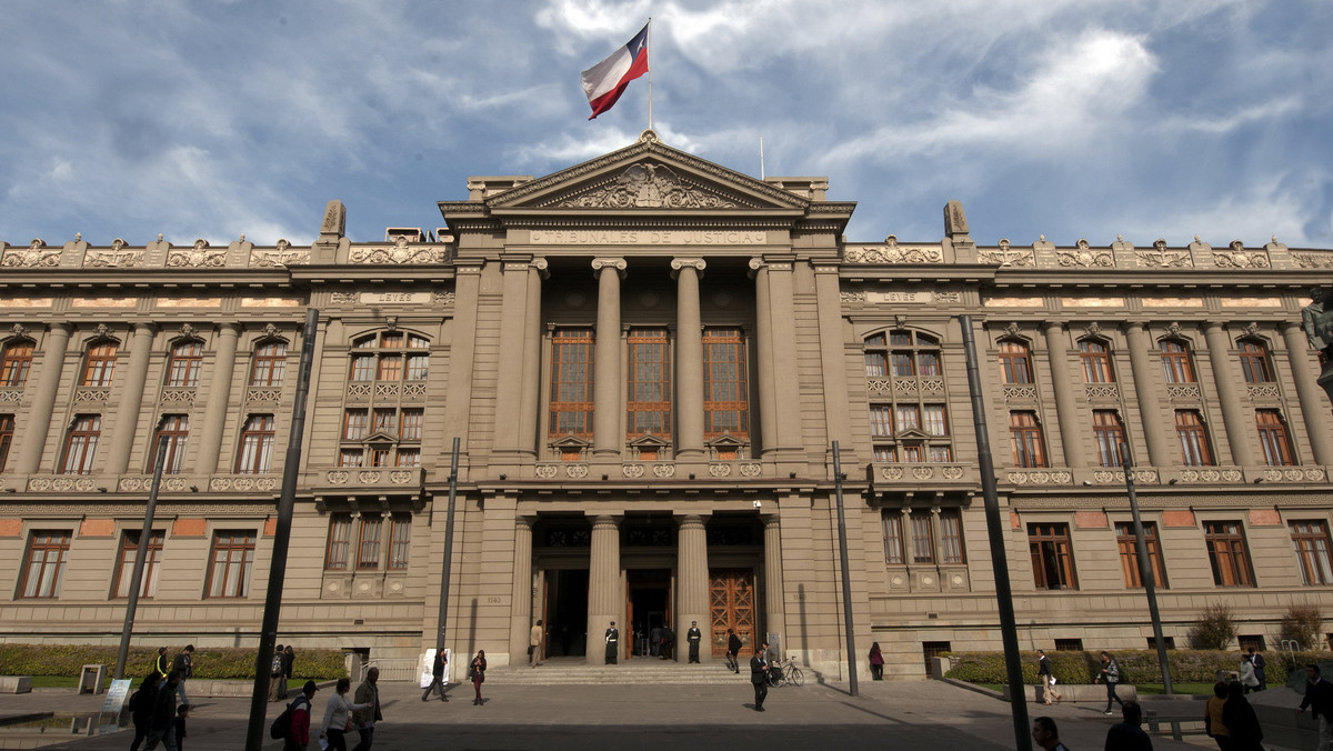 Sędziowie z Chile zamówili drogie auta. Obywatele zmusili ich do zmiany decyzji