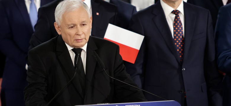 "Stan Wyjątkowy" na wybory. Kaczyński mści się na własnych ludziach. Trzecia Droga wyrzuca fankę Putina. A Konfederacja skreśla miłośniczkę mięsa z psów [PODCAST]