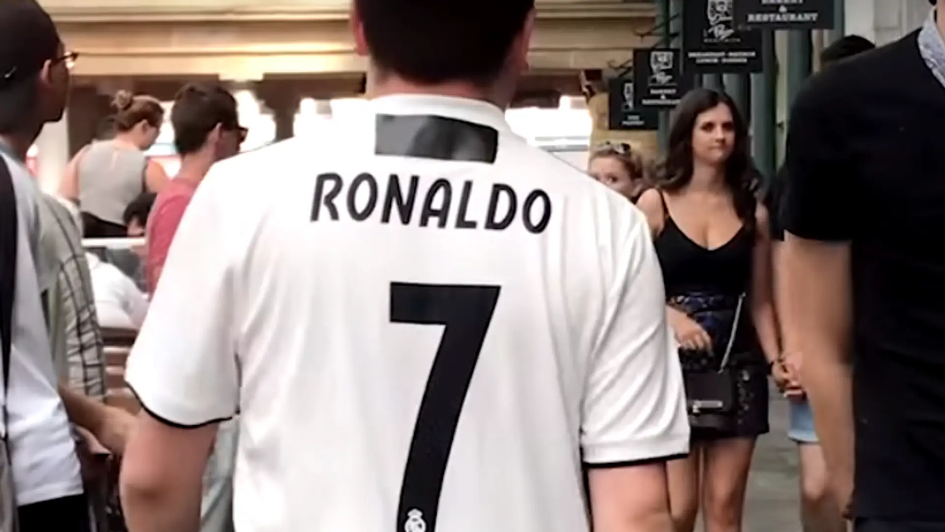 Koszulka Ronaldo z Juventusu w wersji "zrób to sam". Można stworzyć ją w 5 minut