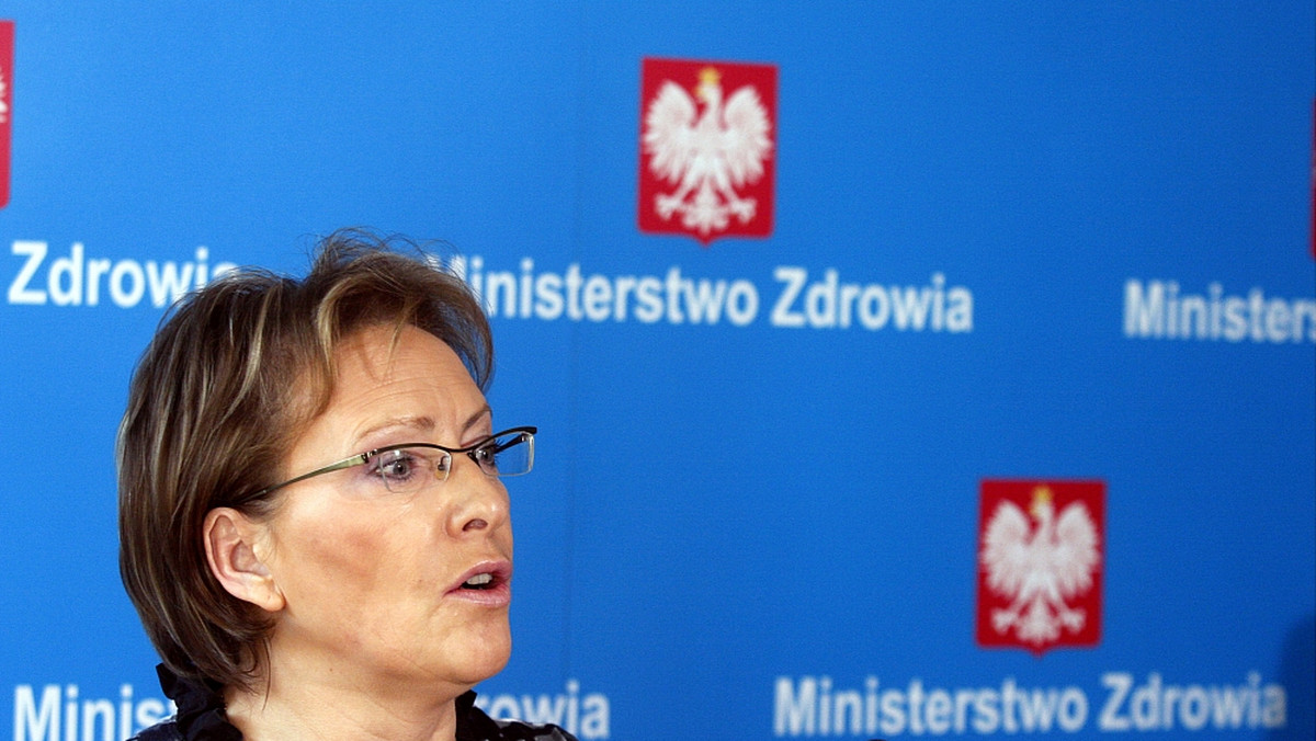 - Wzmocnimy prawa pacjenta i uruchomimy ustawę o ubezpieczeniach zdrowotnych - oświadczyła podczas konferencji Ewa Kopacz. Minister zdrowia zaprezentowała także "klucz do ochrony zdrowia" - koszyk świadczeń gwarantowanych.