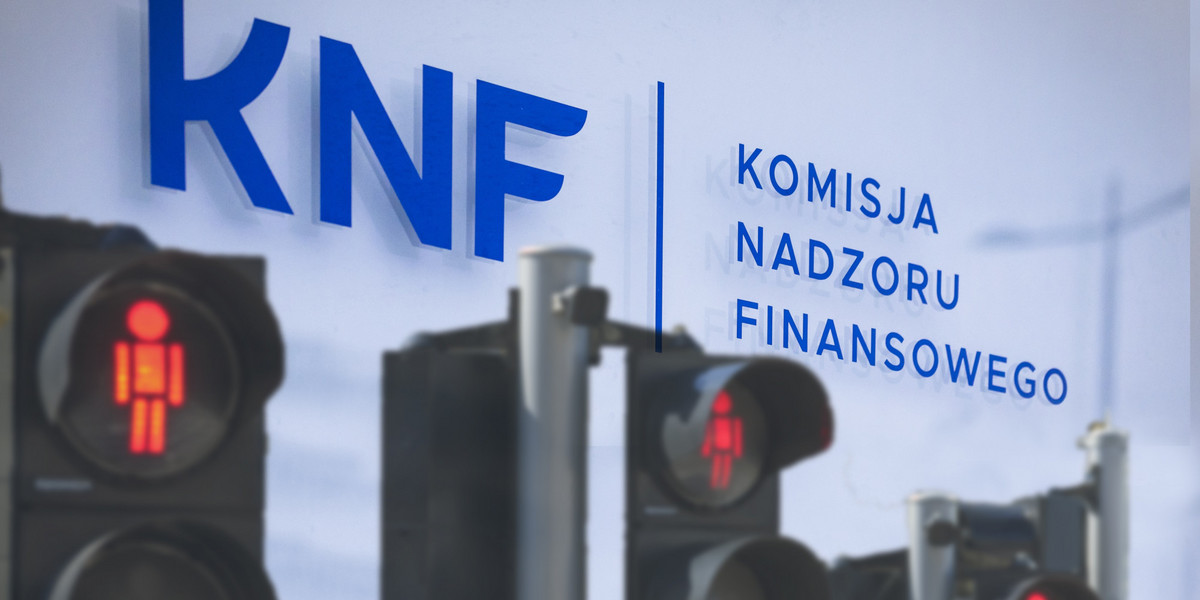 KNF poinformowała też, że uruchomiona i prowadzona przez BFG restrukturyzacja PBS w Sanoku wynika z wdrożonych do prawa polskiego regulacji unijnych.  