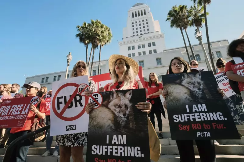 Protesty działaczy organizacji PETA w Los Angeles