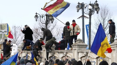 Ostrzą sobie zęby na terytorium Ukrainy. Oto najbardziej antyukraińskie partie regionu [RAPORT]