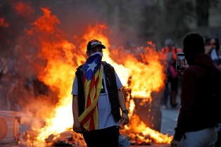 Katalonia wrze. Ponad pół miliona protestujących na ulicach Barcelonie