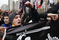 Rosjanie świętują wypędzenie Polaków z Kremla. 85 tys. ludzi maszerowało w Moskwie. ZDJĘCIA