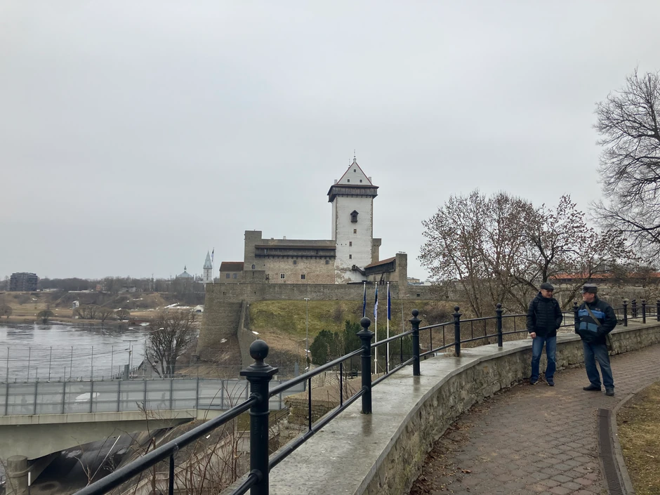 Pogled na tvrđavu u Narvi