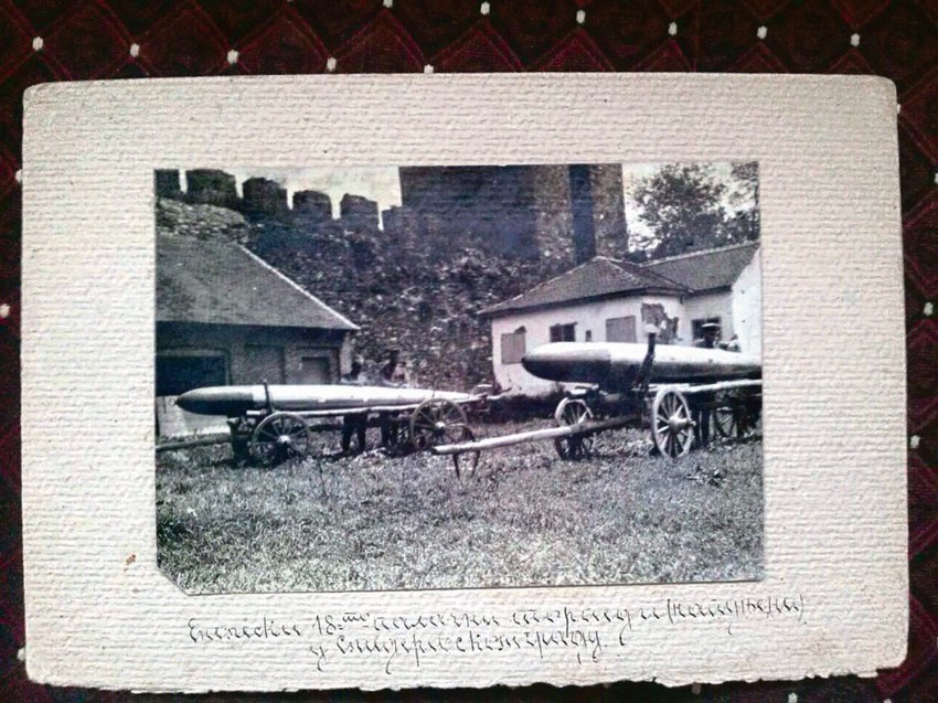 Srpski vojnici priremaju torpeda u podnožju Smederevske tvrđave