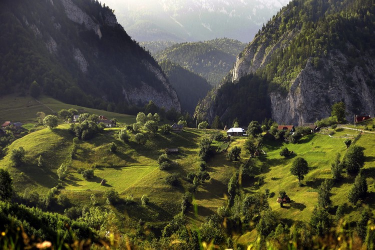 Krajobrazy w wiosce Magura w rumuńskiej Transylwanii