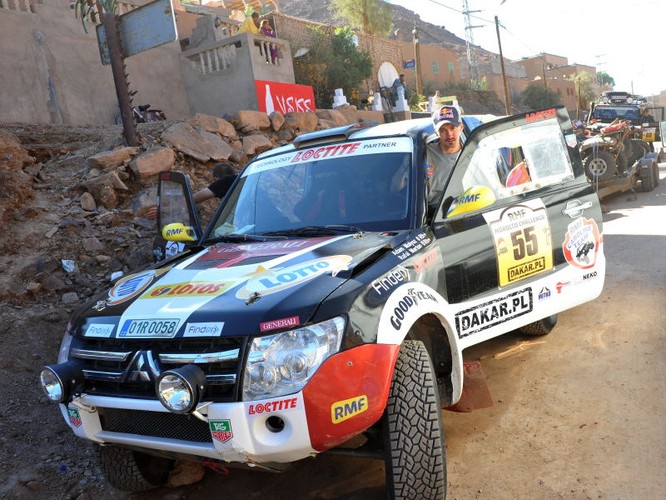 Mitsubishi Pajero przygotowane do startu w klasie T1