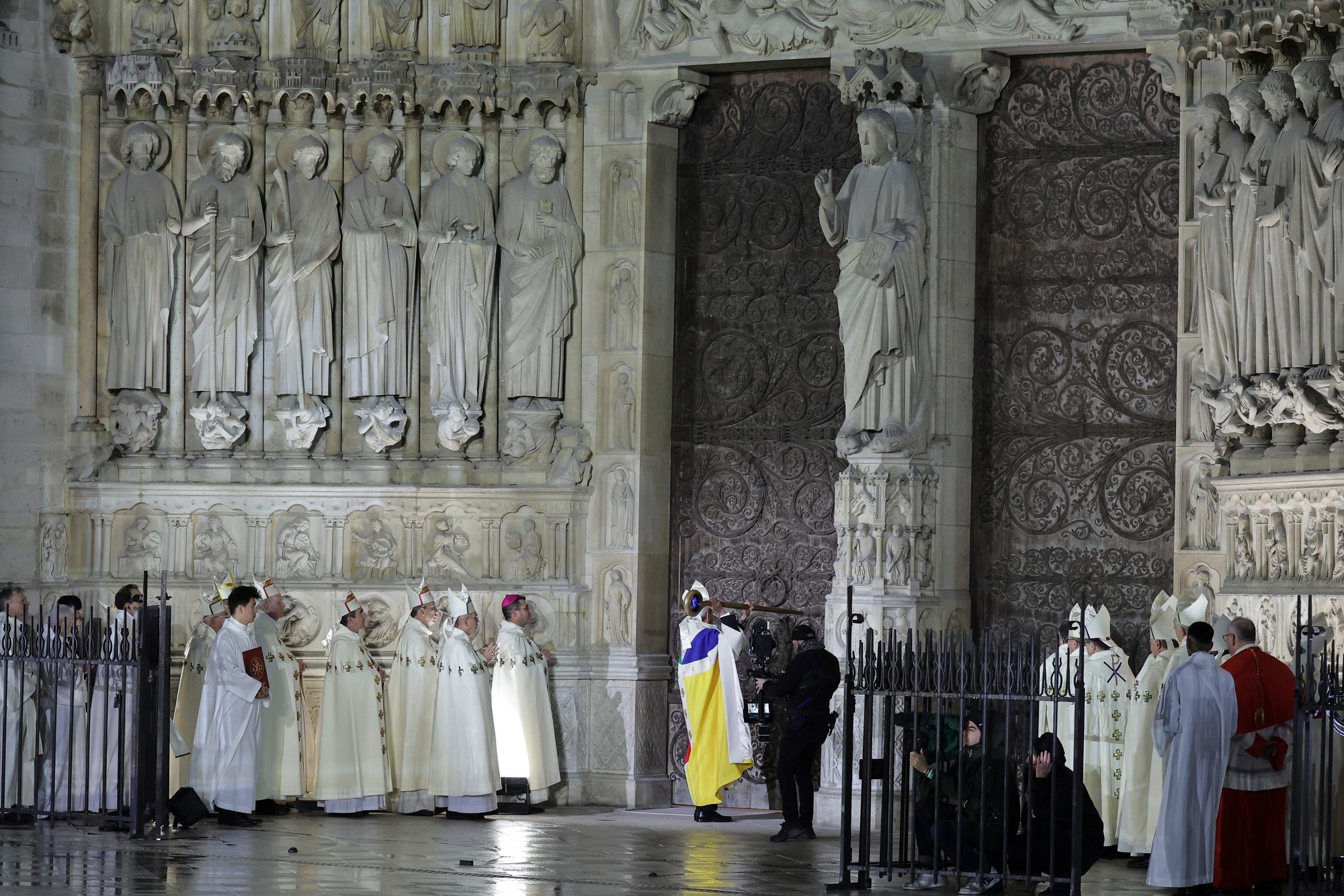 Katedrála Notre-Dame po znovuotvorení.
