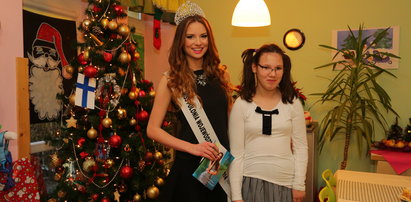 Miss wręczyła prezenty chorym dzieciom