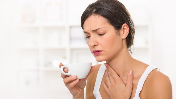 torokfájás, reflux, gyomorsav, koronavírus
