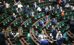 Nowoczesna alarmuje: PiS ma cichy plan. Chce jeszcze przed wakacjami przejąć kontrolę nad organizacji pozarządowymi