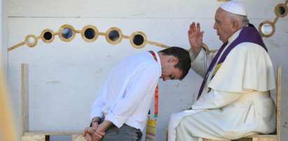 Papież Franciszek spowiadał na Światowych Dniach Młodzieży jak zwykły ksiądz!