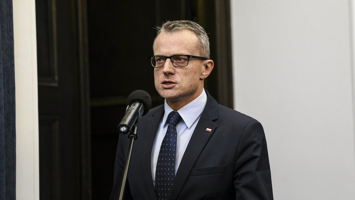 Prezydent, zapraszając na rozmowy przywódców partyjnych ws. wydarzeń w Sejmie, wykonał pierwszy krok; teraz oczekuje, że dojdzie do normalnego dialogu politycznego między liderami partii - powiedział dyrektor biura prasowego KPRP Marek Magierowski.