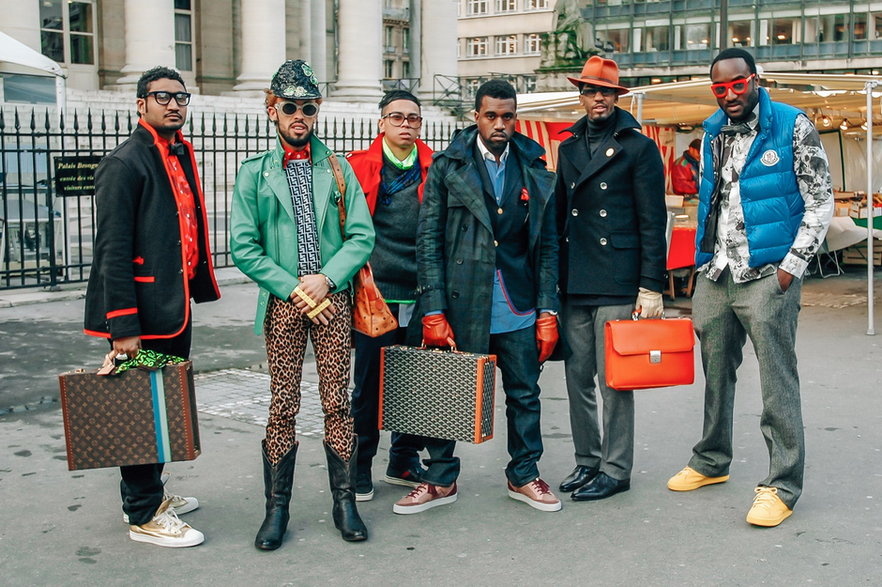 Kanye West, Virgil Abloh i przyjaciele przed pokazem Comme des Garçons na Paris Fashion Week 2009