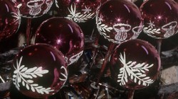 Wyrzuciłeś? Żałuj! Bombki z czasów PRL osiągają zawrotne ceny