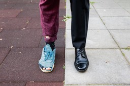 bogactwo zaczyna się od 10 tys. zł na osobę w rodzinie? [cbos]