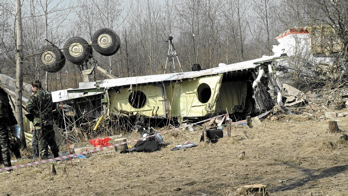 Prokuratura ma już wyniki badań próbek wraku samolotu Tu-154M, na których rzekomo miał znaleźć się trotyl - informuje "Rzeczpospolita". Wyniki ekspertyzy maja pomóc prokuratorom w ustaleniu czy na pokładzie Tupolewa doszło do wybuchu.