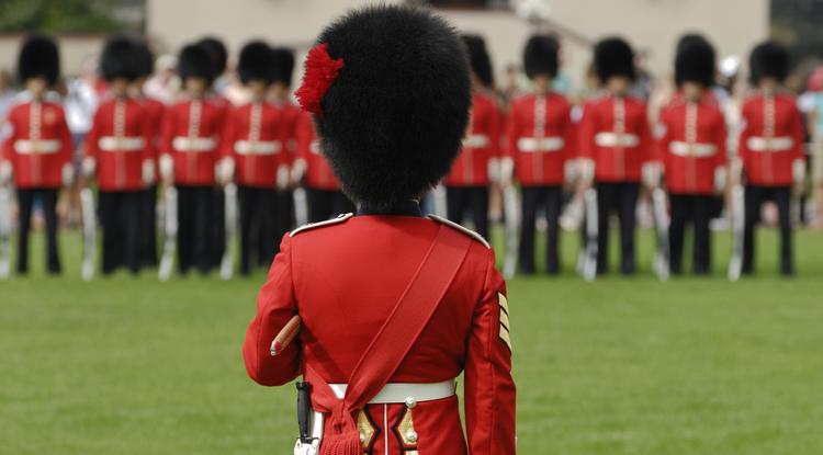 Egy kisgyerek került az angol királyi testőrségbe? Fotó: Getty Images