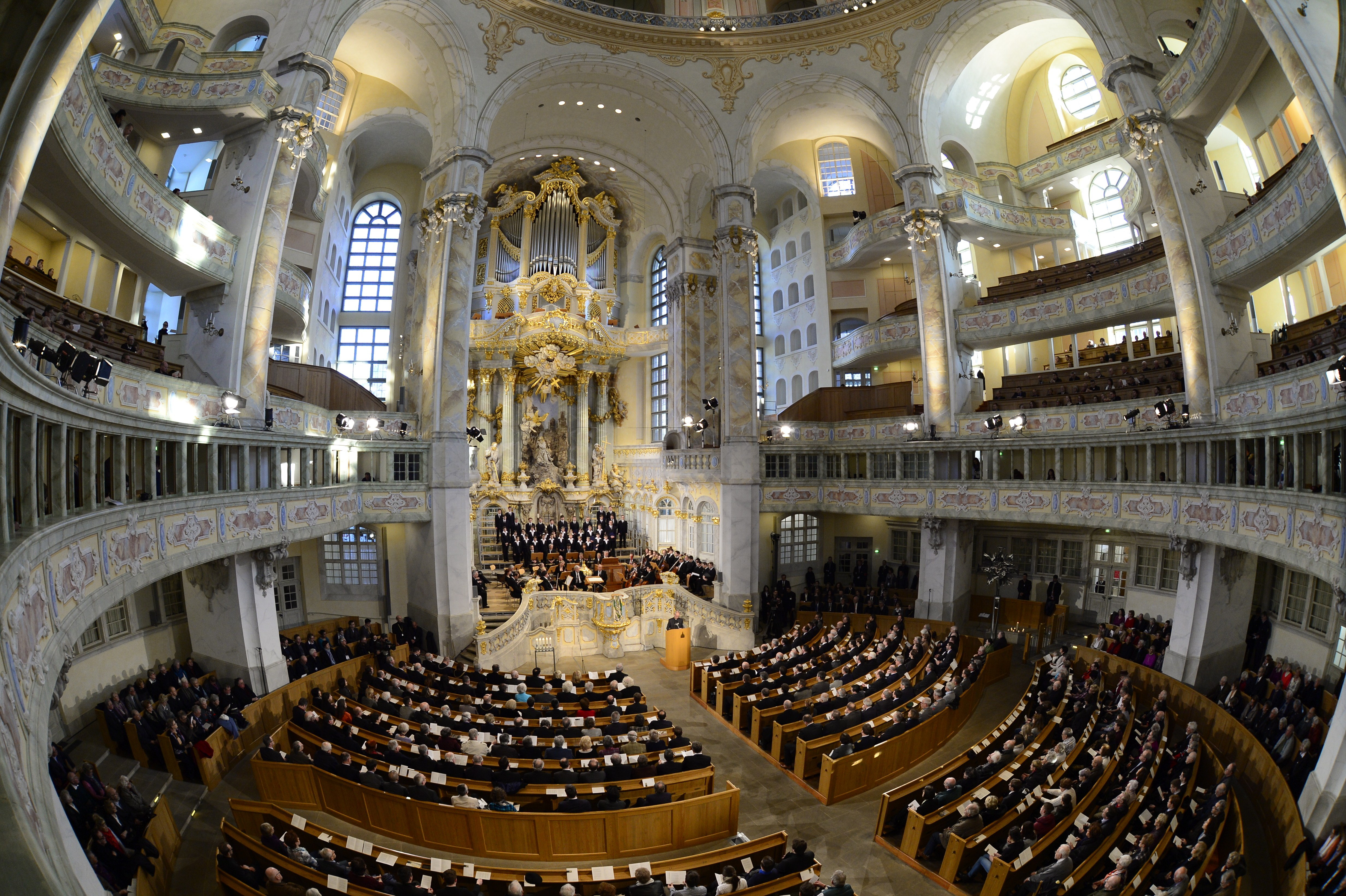 Während Dresden um Frieden betet - Rechtsextreme planen Aufmarsch