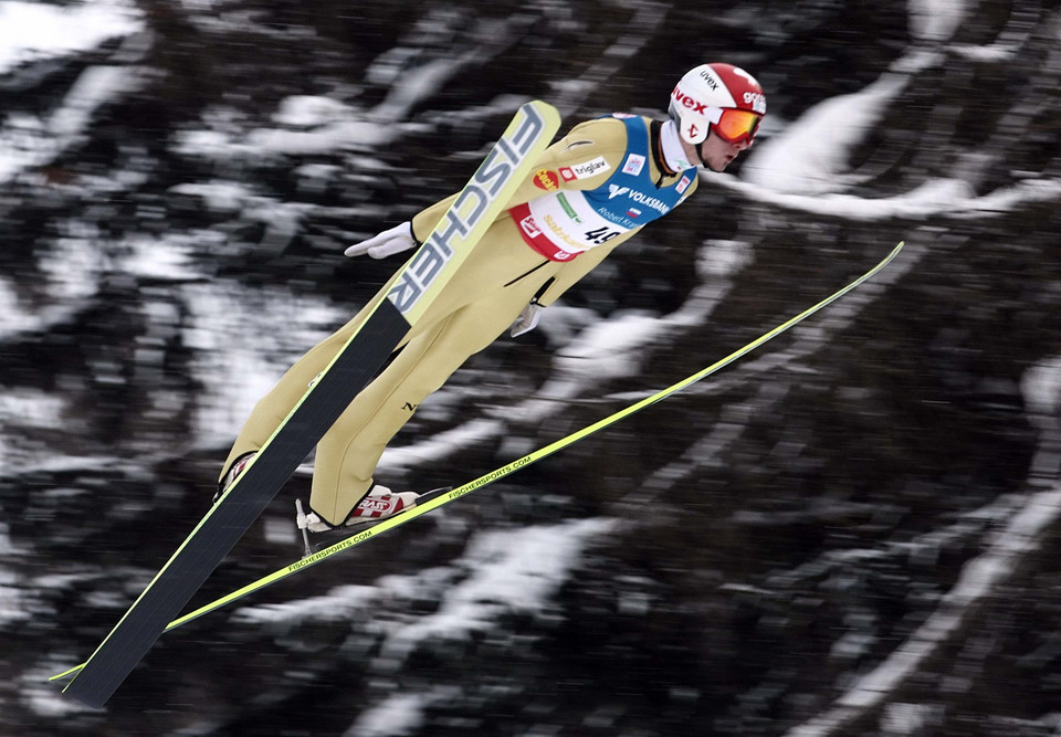 Austria, BAD MITTERNDORF, 2012-01-15T113828Z_01_HPB01_RTRIDSP_3_SKIJUMPING.jpg