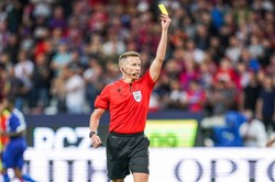 Alejandro Jose Hernandez sędzią meczu Polska - Holandia