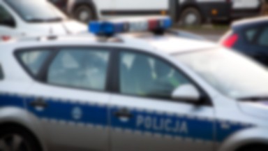 Spotkanie policji z uczniami w szkole na terenie powiatu żarskiego. Pies znalazł marihuanę