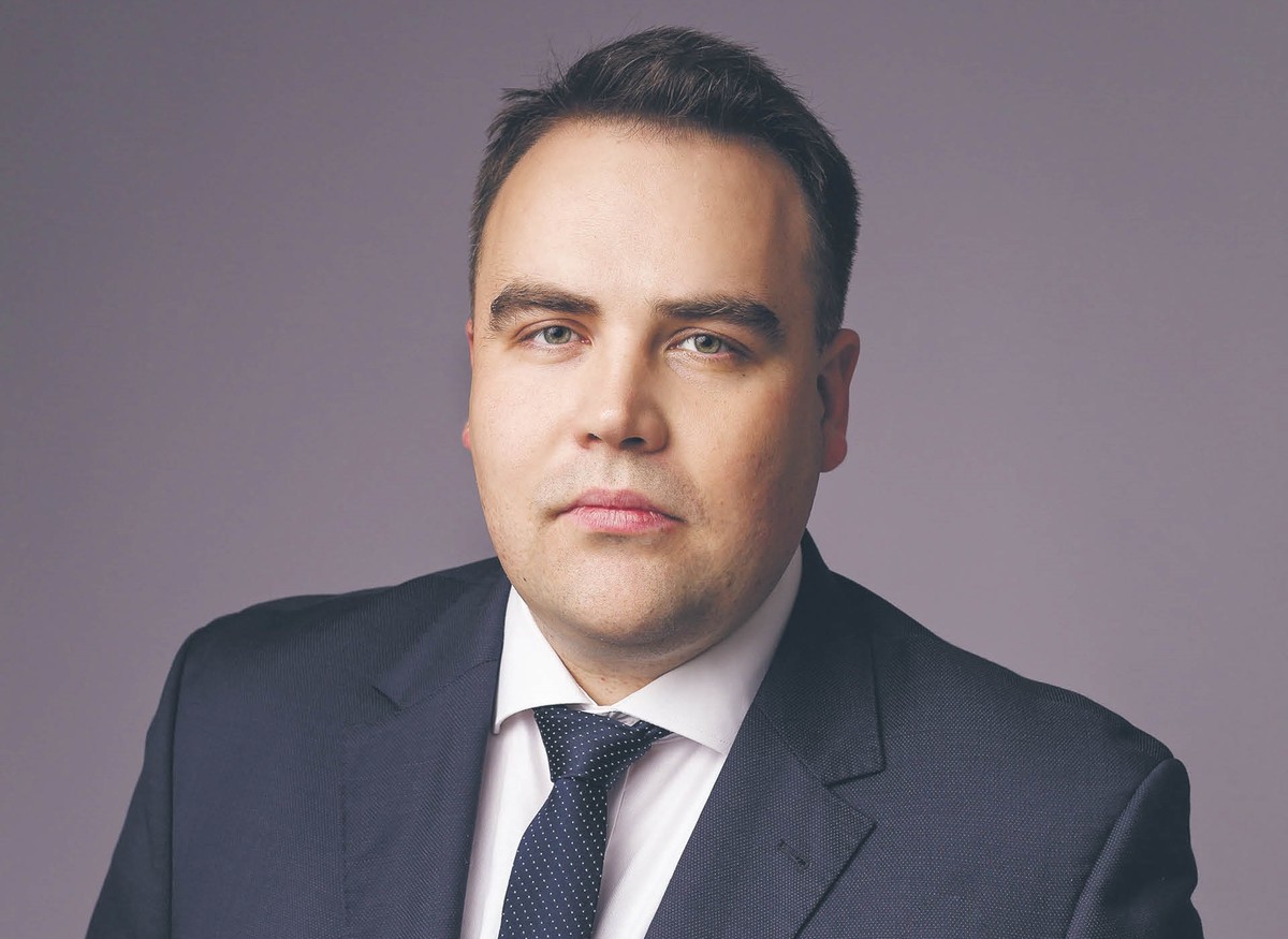 mec. Marcin Wolny z Helsińskiej Fundacji Praw Człowieka, współautor raportu „Koszty «reformy». Funkcjonowanie wymiaru sprawiedliwości w latach 2015–2022”