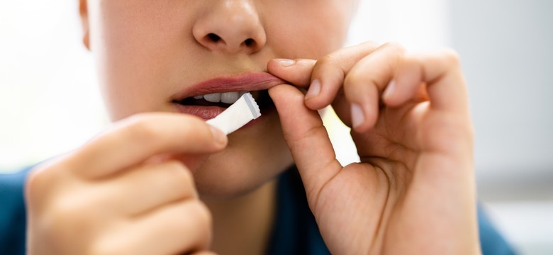 Dziecko w szpitalu po zażyciu snusa. W skrajnych przypadkach może dojść do śmierci