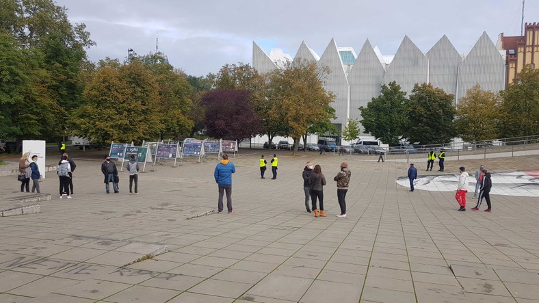 Protestujący w Szczecinie przeciwko zamknięciu sali gimnastycznej