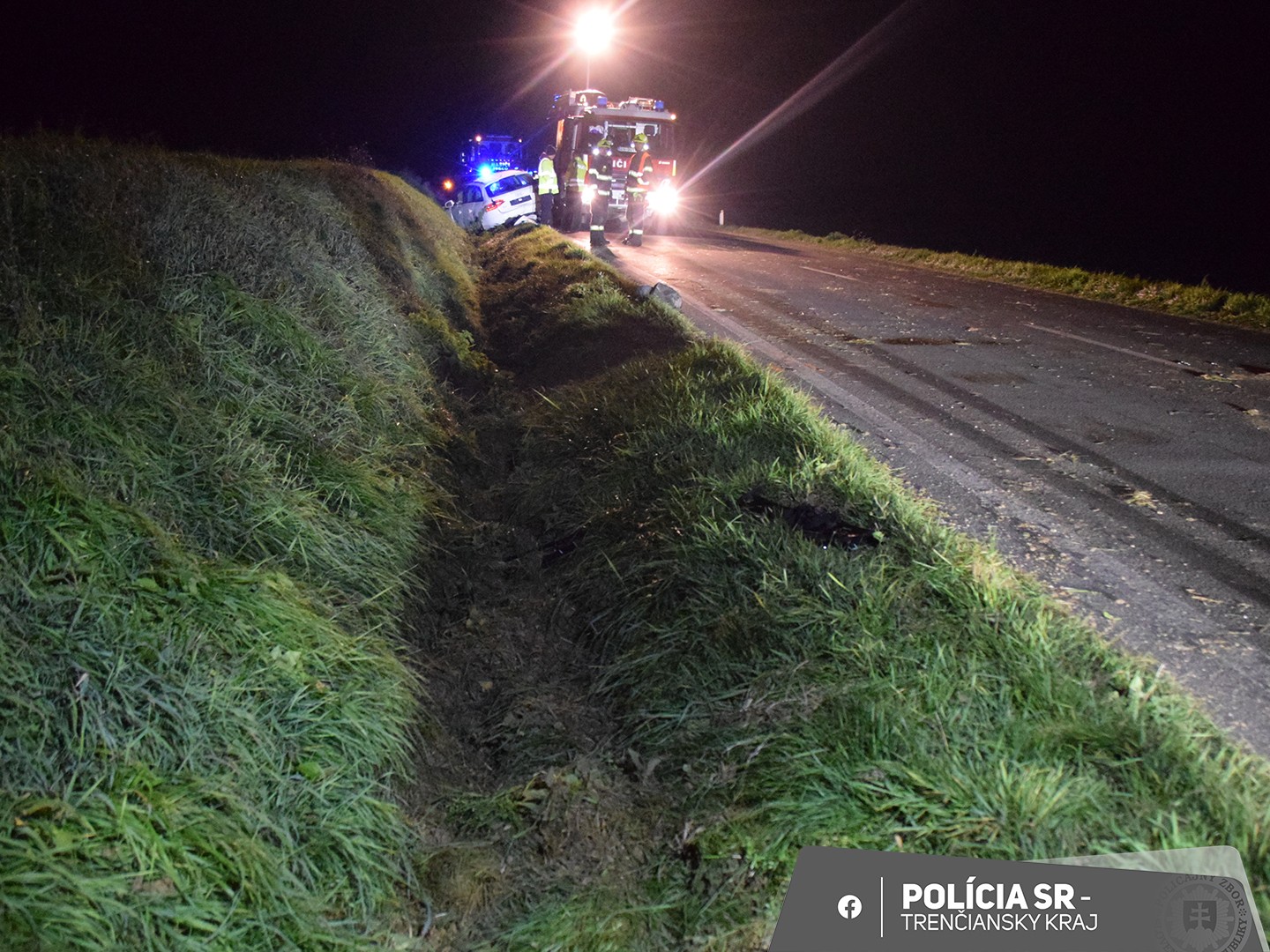 Opitý muž ukradol z autobazáru v Bánovciach auto a havaroval.