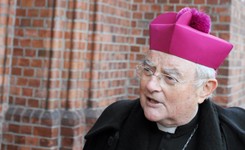 Arcybiskup Hoser na spotkaniu opłatkowym: Trzeba zmienić konstytucję, wpisać do niej wartości