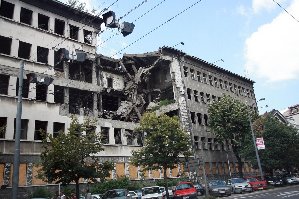 Югославия что случилось. Бомбёжка Белграда 1999. Белград до бомбардировок 1999. Бомбёжка Югославии Белград.