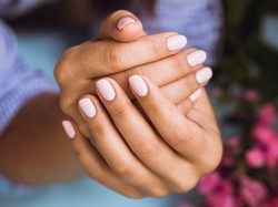 Masz problem z łamliwymi paznokciami? Oto jego przyczyny i dieta, która pomoże go zwalczyć