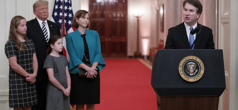 Po burzliwej debacie w Senacie, sędzia Brett Kavanaugh "spokojnie" zadebiutował na ławie sędziowskiej SN