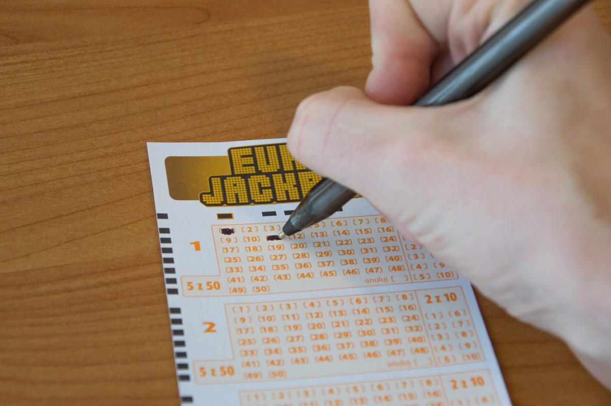 Wygrał 150 mln zł w Eurojackpot, ale nie odebrał nagrody. Czas ucieka