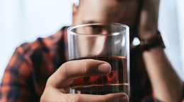 Problemy z alkoholem w średnim wieku - gorsza pamięć na starość