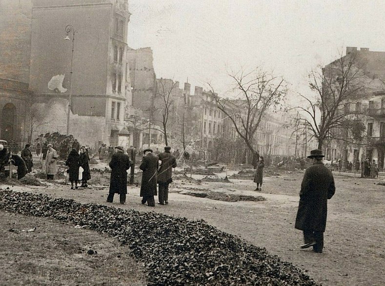 Mogiły zabitych warszawiaków, lata okupacji