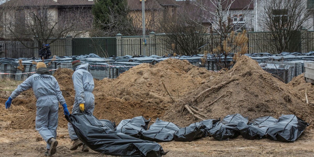 Bucza. Trwają ekshumacje ofiar rosyjskiej agresji.