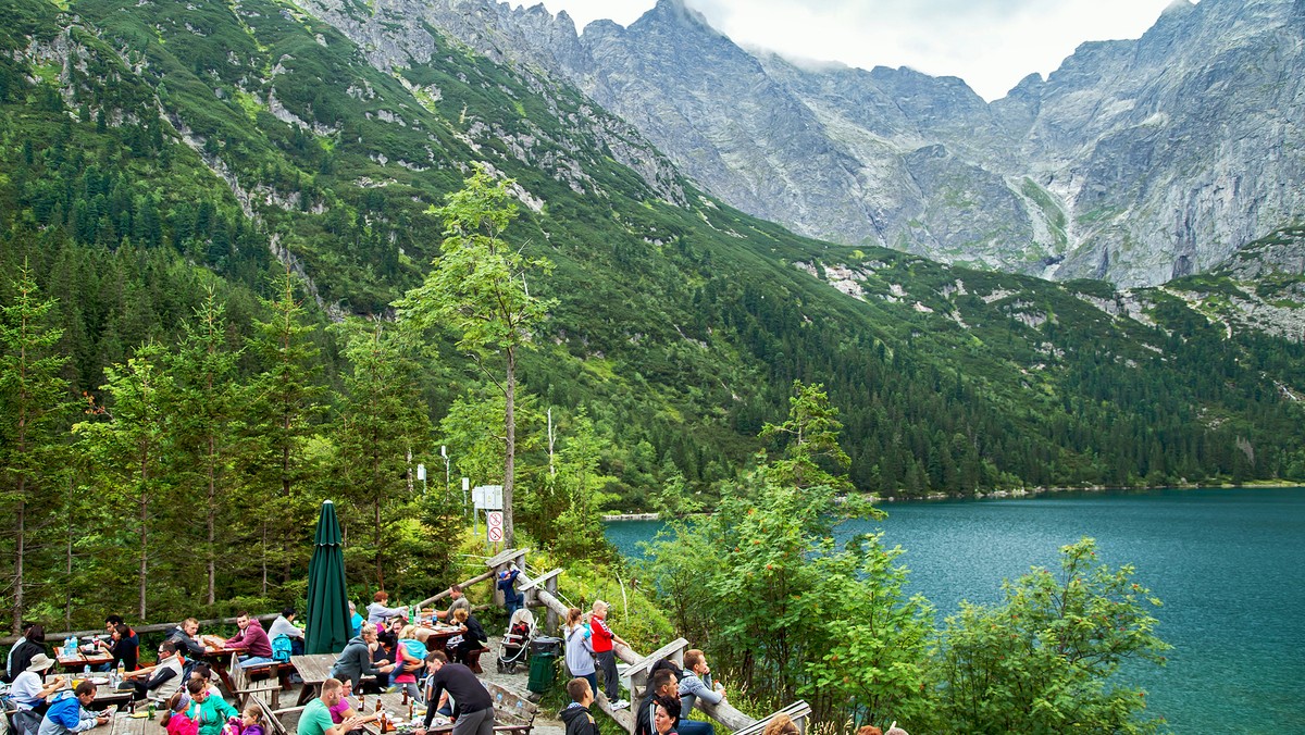 Morskie Oko: dwóch turystów wykąpało się nago w Morskim Oku