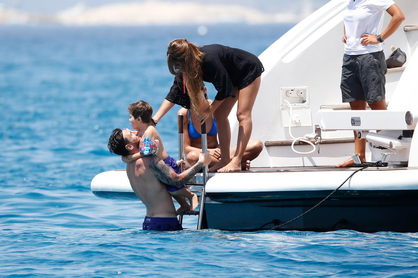 Lionel Messi relaksuje się na wakacjach na Ibizie
