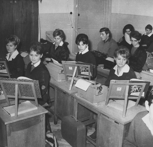 Filipinki w swoim Technikum Handlowym