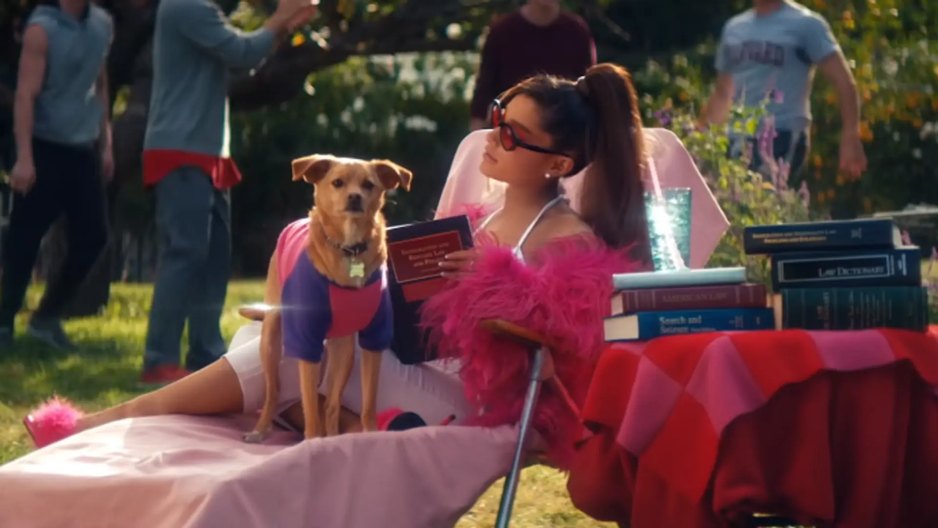 YouTube zepsuł się w momencie premiery teledysku Ariany Grande. "Thank U, Next" ma już rekordowe 45 milionów wyświetleń