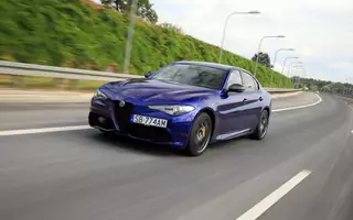 Alfa Romeo Giulia 2.0 Veloce TI Q4 – sportowa w każdym detalu