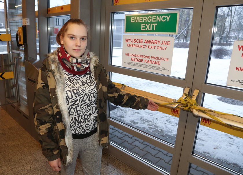 Groza na stacji metra. Zablokowali wyjście ewakuacyjne