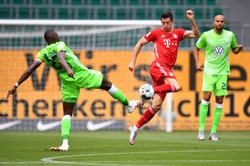 Lewandowski po raz piąty królem strzelców Bundesligi. Spadek drużyny Kownackiego