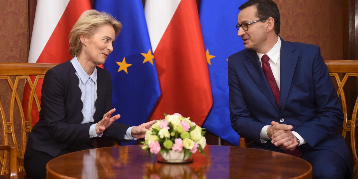 Przewodnicząca Komisji Europejskiej Ursula von der Leyen i premier Mateusz Morawiecki.