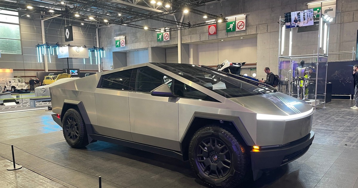 I saw the Tesla Cybertruck for the first time. It blew my tiny European